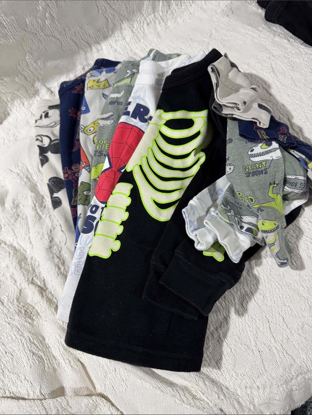 Kids pajamas set. Total of 6 sets. Matching Tops and bottoms